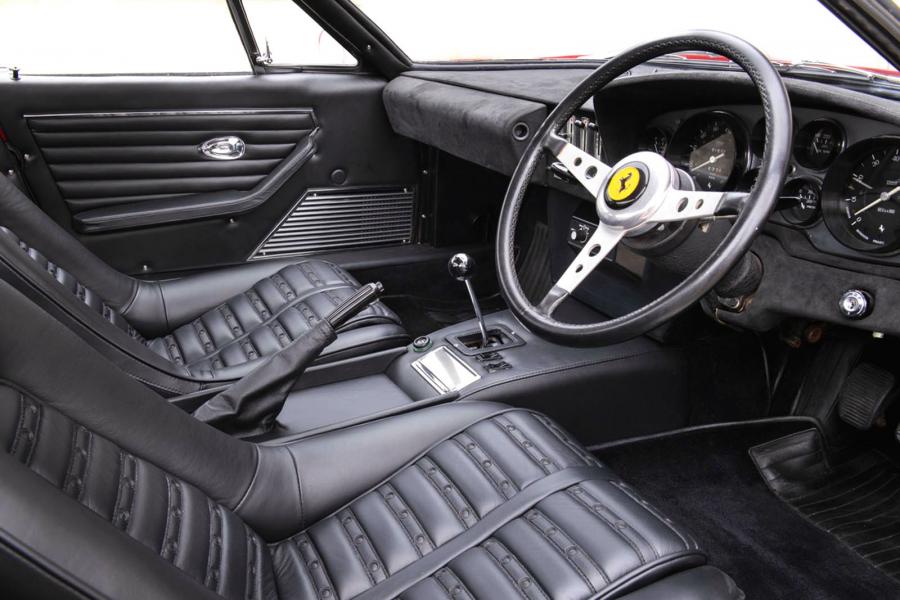 Интерьер Ferrari 365 GTB/4 Daytona Elton John Car 1972 года  (фото 10 из 15)